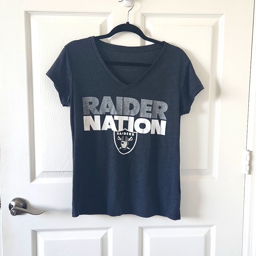 RAIDER NATION Dark Gray Vneck Tee Large